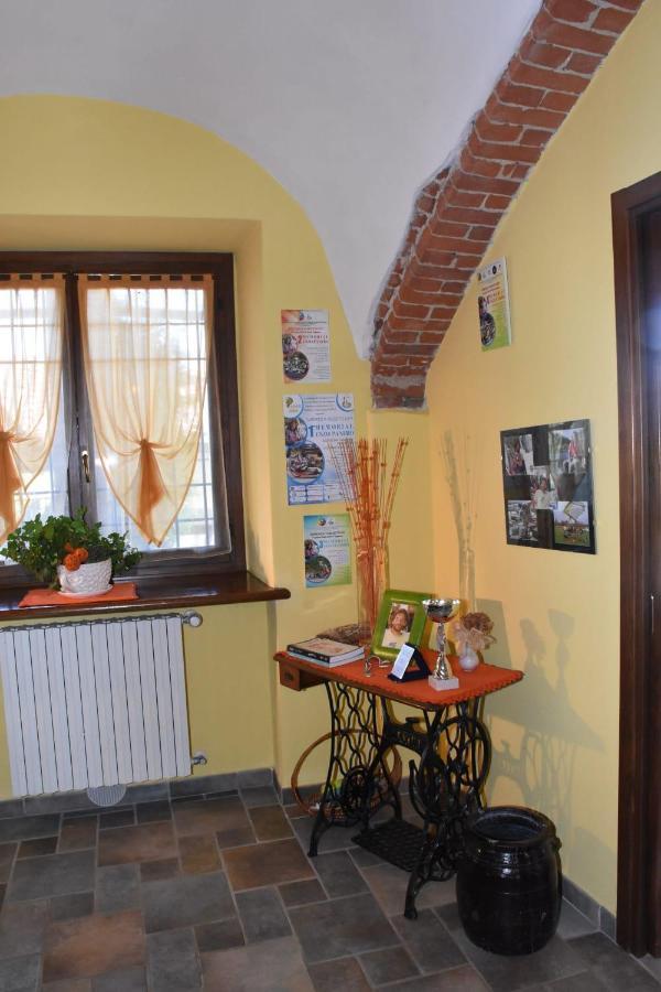 مبيت وإفطار Lequio Tanaro La Casa Di Enzo المظهر الخارجي الصورة
