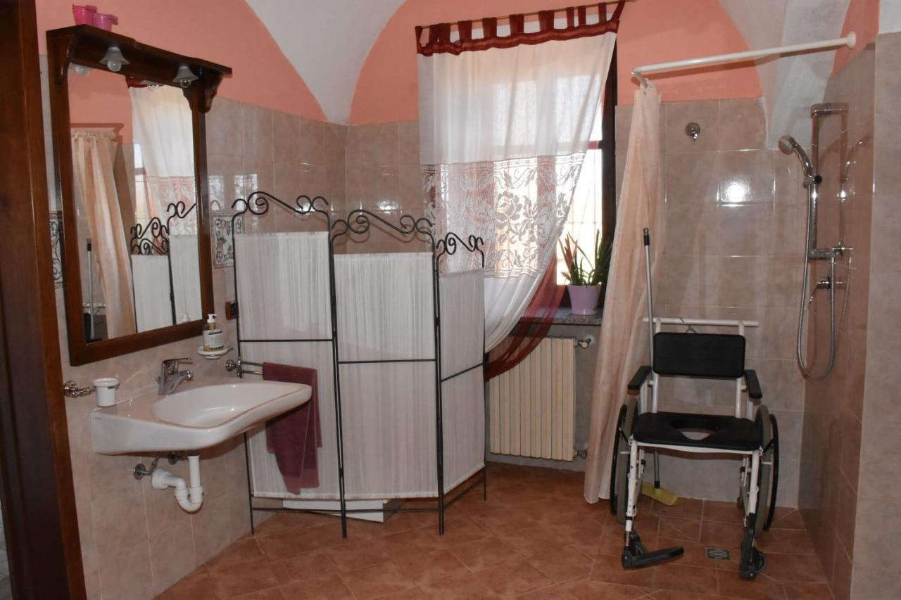 مبيت وإفطار Lequio Tanaro La Casa Di Enzo المظهر الخارجي الصورة